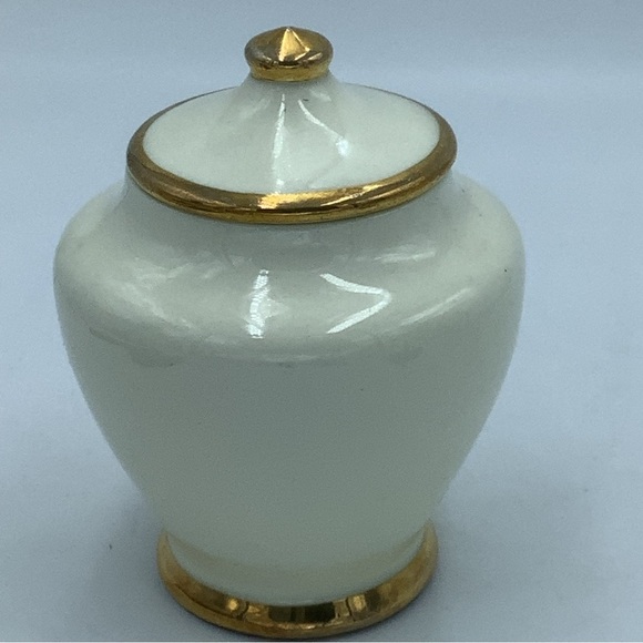 Small Rose Covered Jar with Gold Trim - Picture 3 of 8